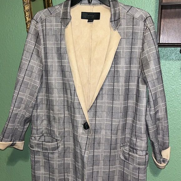 Super soft faux suede jacket blazer • Blank NYC - Picture 6 of 8